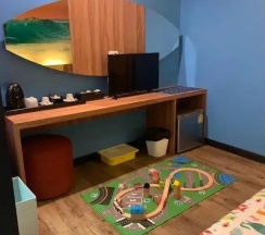 Четырёхместный номер без окна семейный Superior в Must Sea Hotel Kata