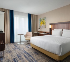 Двухместный номер с видом на город двуспальная кровать в Courtyard by Marriott Tashkent