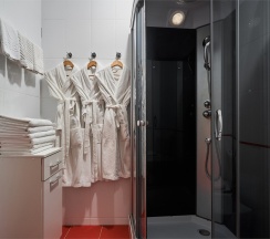 Коттедж с одной спальней в Салют