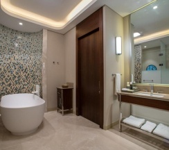Двухместный люкс Corner c 1 комнатой двуспальная кровать в Hilton Tashkent City