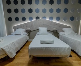 Трёхместный номер Standard в Hotel Monasterio Granada - Adults Only