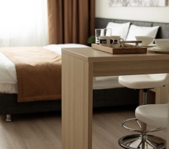 Двухместный номер Superior с видом на парк двуспальная кровать в TÖR`RE Astana by Wyndham
