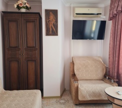 4-местный номер комфорт семейный в Золотой Лев