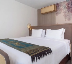 Двухместная вилла с балконом двуспальная кровать в Howard Johnson by Wyndham Phuket Naiyang