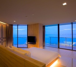 Люкс с 2 комнатами oceanfront в Tsix5 Phenomenal Hotel Pattaya