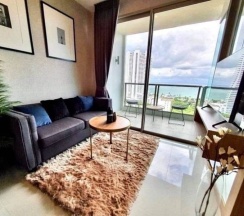 Номер Deluxe с балконом и с красивым видом из окна в Апартаменты Riviera Jomtien Beach
