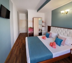 2-3 местный фасад с балконом в Прага