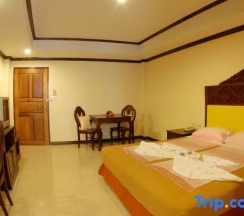Двухместный номер Deluxe с видом на улицу двуспальная кровать в Golden Villa