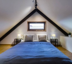 Двухместный коттедж двуспальная кровать в Family Barn Karvala