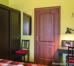 Семейный номер Эконом класса для 3-х человек с общей ванной комнатой в Мансарда