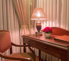 Номер Deluxe с видом на бассейн в Angkor Palace Resort & Spa