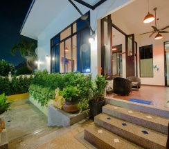 Двухместная вилла двуспальная кровать в Вилла Anchan Private Pool Villas