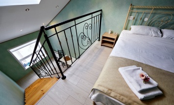 Двухместный двухуровневый номер конд. в Айсберг Угры