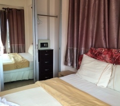 Номер Superior с балконом и с видом на море в Wilai Guesthouse