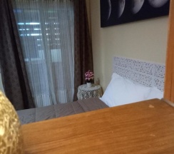 Четырёхместный номер Deluxe в Little Guest House Hotel
