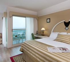 Двухместный люкс Deluxe Castle двуспальная кровать в Herods Palace Hotel