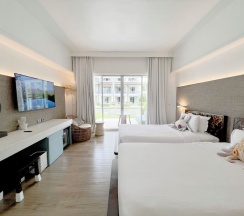 Двухместный номер Deluxe с балконом 2 отдельные кровати в Veranda Resort & Villas Hua Hin - Cha Am