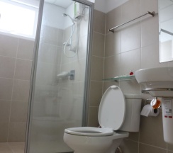Номер Deluxe с балконом и с красивым видом из окна в Beehive Phuket Old Town - Hostel
