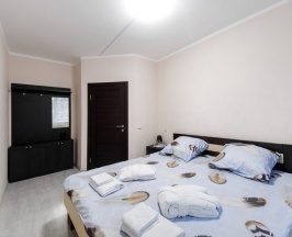 Двухместный люкс двуспальная кровать в Мак