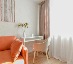 Апартаменты с 2 комнатами с балконом в Квартира Eliza Home у ст. метро Ул. Дыбенко