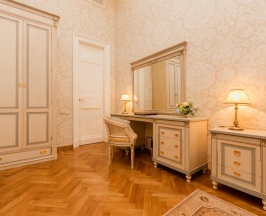 Номер люкс в Petroff Palace