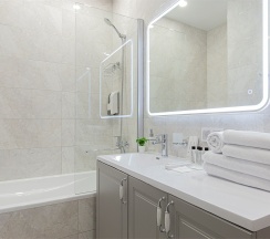 Видовые Трехкомнатные Апартаменты с 2 спальнями и кухней-гостиной в Grand Suites