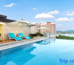 Люкс с 2 комнатами с видом на море в voco Sanya Dadonghai By IHG