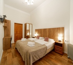 Двухместный номер с двуспальной или двумя односпальными кроватями и допместом в Светлый у Эрмитажа