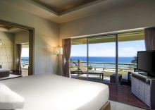 Двухместный люкс Superior с видом на море двуспальная кровать в Pullman Phuket Karon Beach Resort ex. Hilton Phuket Arcadia Resort