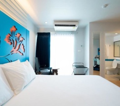 Двухместный номер Deluxe с балконом двуспальная кровать в Days Inn by Wyndham Patong Beach Phuket