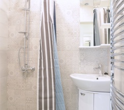 Эконом апартаменты с гостиной и 2 спальнями (Всего 2 таких номера в двухэтажном корпусе на 8 номеров) в Искатель