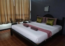 Номер Deluxe в KM Kwanphayao Hotel