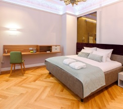 Улучшенный люкс с кроватью размера "king-size" в ITALYANSKAYA 29 Hotel