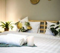 Номер Standard с красивым видом из окна в Goodfellas Thong Lor Hostel