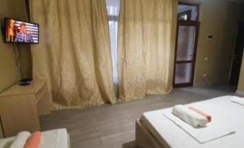 Четырёхместный номер Superior с балконом в Guest house Meka
