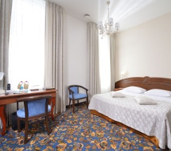 Джуниор сюит, с видом на город в Cronwell Inn Стремянная