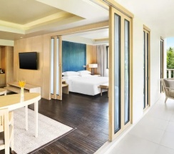 Клубный люкс Premium с балконом и с красивым видом из окна в Отель Dusit Thani Krabi Beach Resort