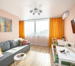 2-комнатные апартаменты улучшенные 13 этаж в TopHouse