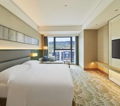 Двухместный люкс Deluxe двуспальная кровать в DoubleTree by Hilton Ya'An