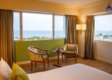 Двухместный номер Deluxe двуспальная кровать в Hua Hin Grand Hotel And Plaza