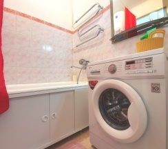 "Comfort class" - просторная 1 комнатная квартира в центре. Октябрьский район. Адрес: Проспект Ленина,54. Пл. Советов 200 м., пл. Ветеранов 500 м., ЦУМ 400 м., пл. Октября 1,5 км. в Квартира-22