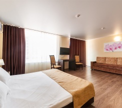 Полулюкс на троих-четверых гостей с балконом и видом во двор (в корпусе Б) в Оптимист