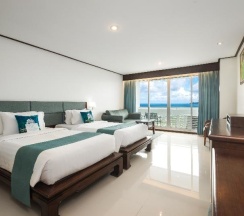 Двухместный номер Deluxe с балконом и с видом на море 2 отдельные кровати в Andaman Beach Suites Hotel