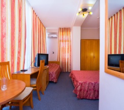 Трехместный "Стандарт" с балконом в Аллес