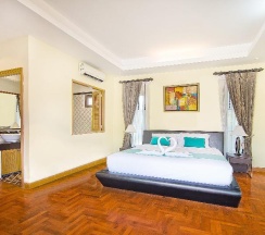 Вилла с 5 комнатами с балконом в Tropicana Pool Villa