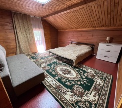Коттедж трехкомнатный с 3 спальнями в Дача04