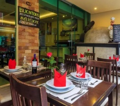 Двухместный номер Standard двуспальная кровать в "room in Guest Room - Guesthouse & Restaurant Belvedere - Central Bedroom With Ac Near Patong Beach"