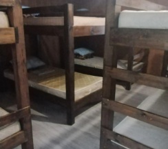 Кровать в общем номере (мужской номер) (общая ванная комната) в Старый Владикавказ