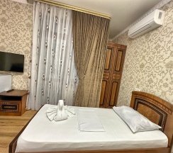 Четырехместный номер /Без питания или ALL INCLUSIVE + BAR в Лооотель