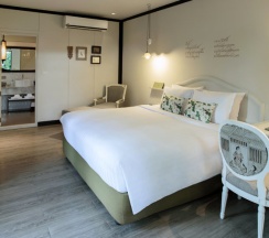 Двухместный люкс Taywet двуспальная кровать в The Raweekanlaya Hotel Bangkok